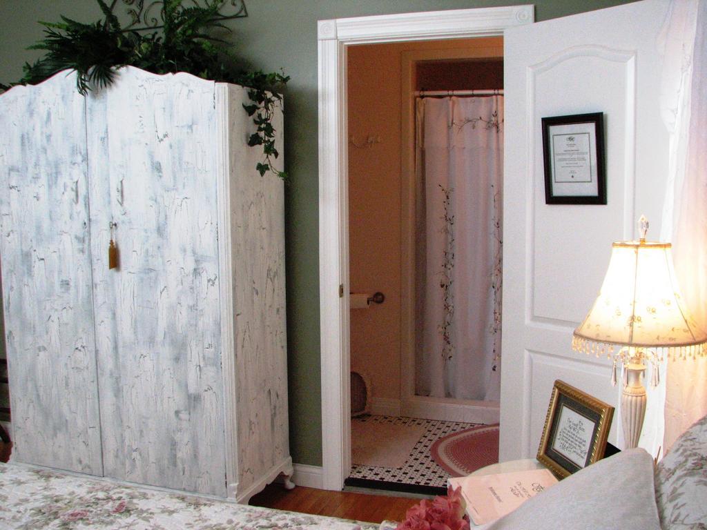 Hill House Bed And Breakfast Loretto Номер фото